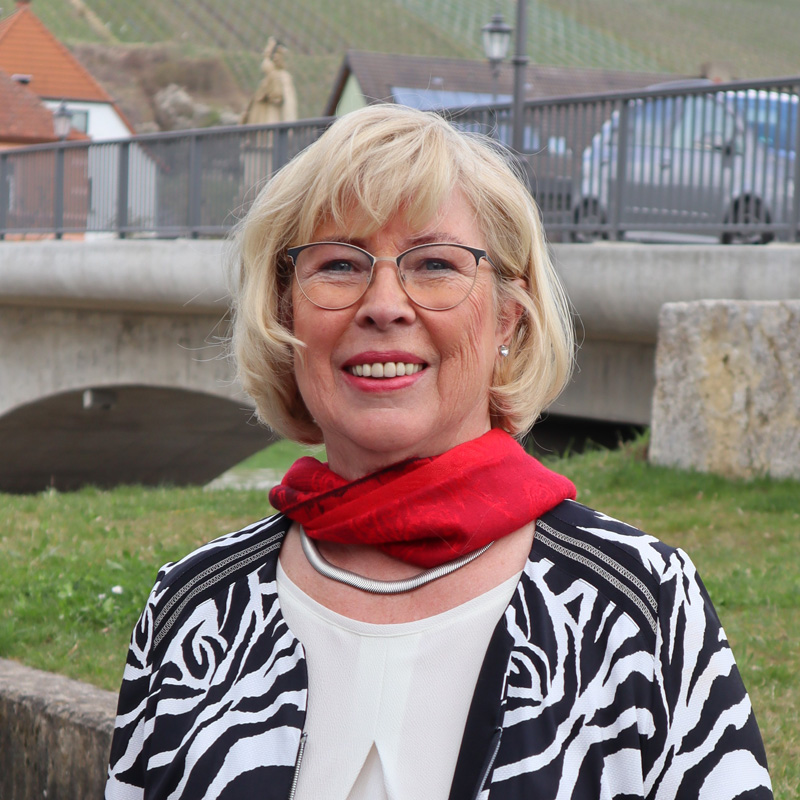  Marion Straube